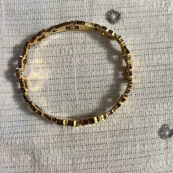 White and Black Gold 14K Goldplated & Cubic Zirconite Clover Bangle Bracelet - Picture 6 of 9